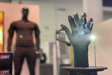 XR-костюм белорусов TESLASUIT завоевал международную награду 