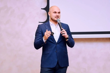 Минск. Бизнес-завтрак с Кириллом Авдейчиком: Как заводить полезные деловые знакомства?